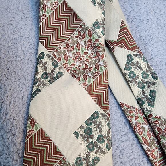 Sears Vintage Necktie 70s Men's Shop Floral Chevron Print Green Maroon - Picture 3 of 7